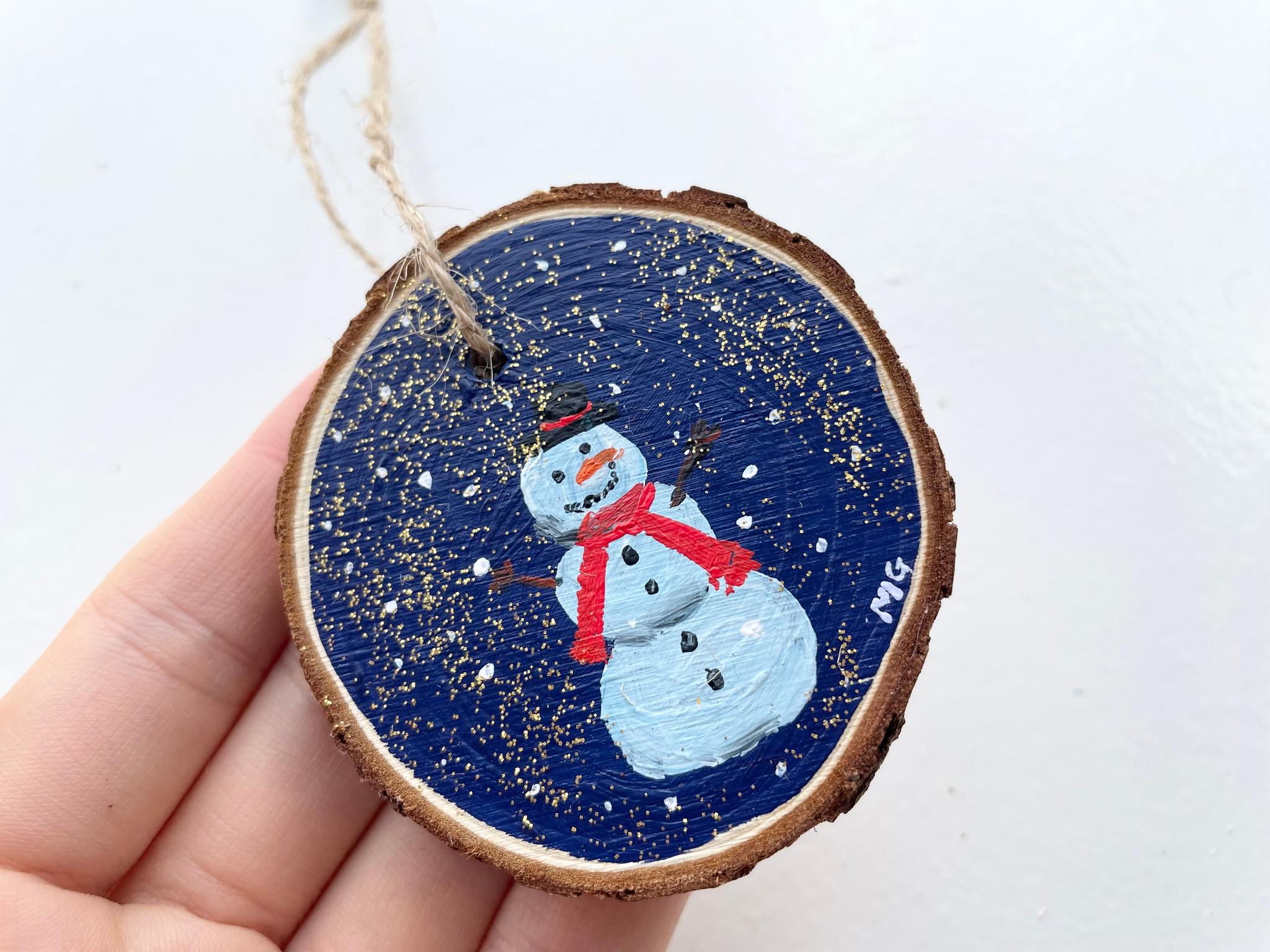 手描きの木製オーナメント、クリスマスオーナメント、クリスマスデコレーション、雪だるま、クリスマスツリー1枚目の画像